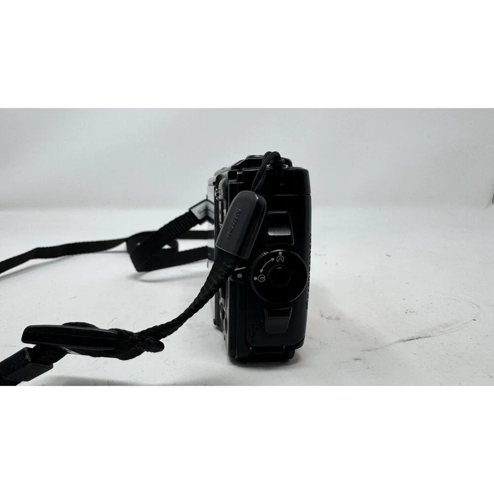 Nikon COOLPIX W300 16MP Compact Digital Camera Orange For parts-Doesnt Power on